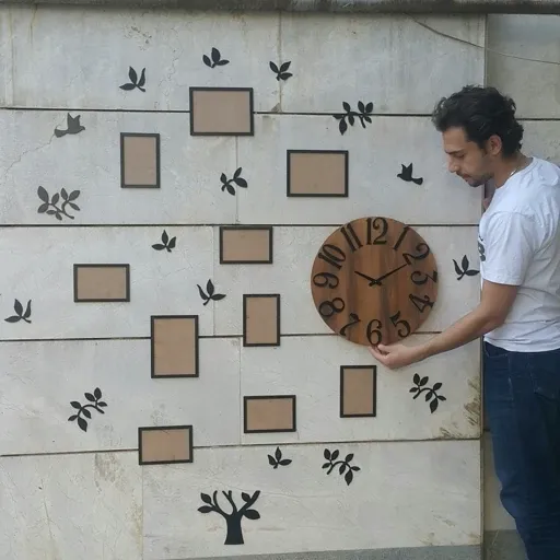 دیوار خاطرات ساعت شمار