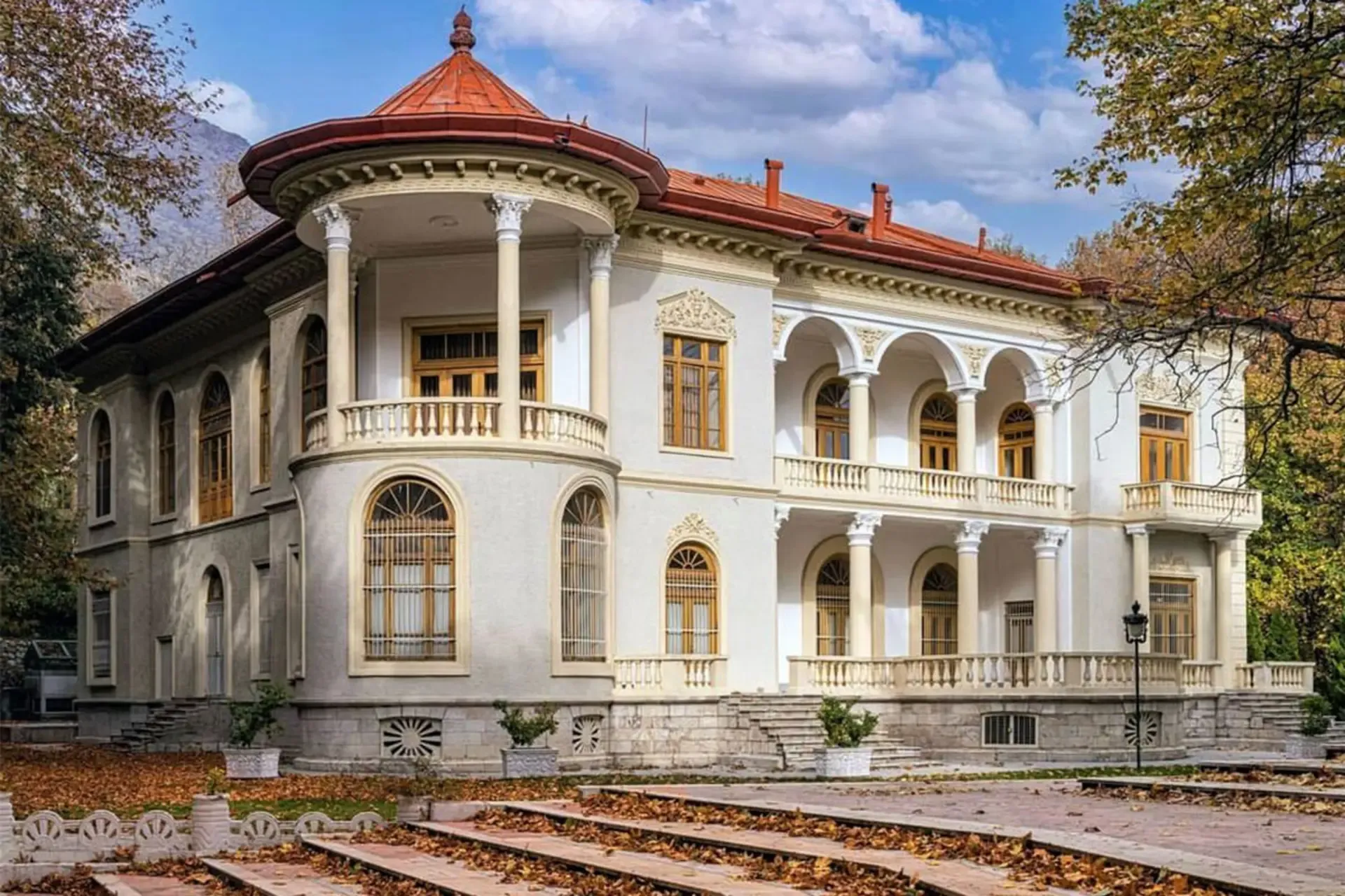کاخ سعدآباد؛ یکی از بهترین لوکیشن های تاریخی تهران