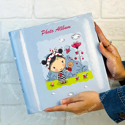 آلبوم چسبی دختر کفشدوزکی (آبی) 22 در 29